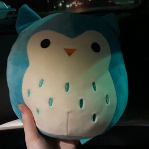 Winston the owl blue medium size Squishmellow